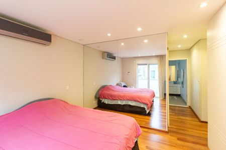 Casa de condomínio para alugar com 460m², 4 quartos e 3 vagasSuíte 2