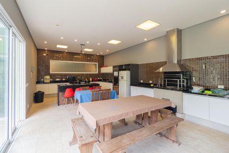 Casa de condomínio para alugar com 460m², 4 quartos e 3 vagasQuintal
