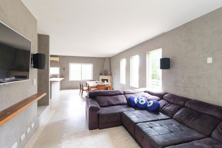 Casa de condomínio para alugar com 460m², 4 quartos e 3 vagasSala
