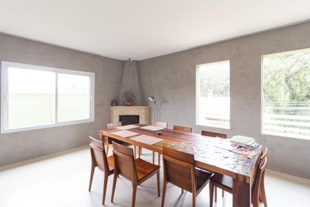 Casa de condomínio para alugar com 460m², 4 quartos e 3 vagasSala