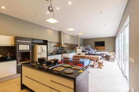 Casa de condomínio para alugar com 460m², 4 quartos e 3 vagasQuintal