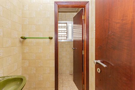 Casa para alugar com 322m², 4 quartos e 5 vagasLavabo