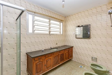 Casa para alugar com 322m², 4 quartos e 5 vagasBanheiro da Suíte