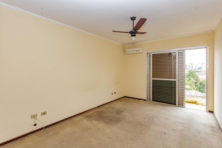 Casa para alugar com 322m², 4 quartos e 5 vagasSuíte