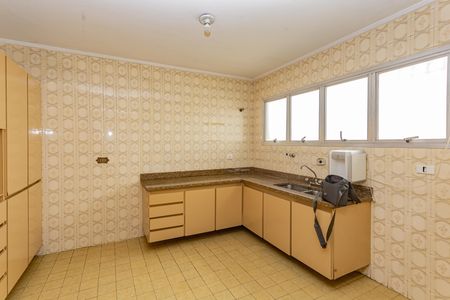 Casa para alugar com 322m², 4 quartos e 5 vagasCozinha