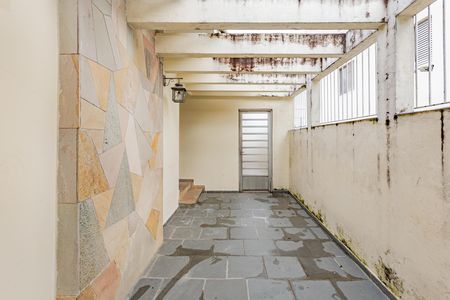 Casa para alugar com 322m², 4 quartos e 5 vagasEntrada