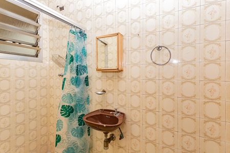 Casa para alugar com 322m², 4 quartos e 5 vagasBanheiro de serviço
