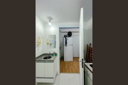 Banheiro de kitnet/studio para alugar com 1 quarto, 25m² em Belenzinho, São Paulo