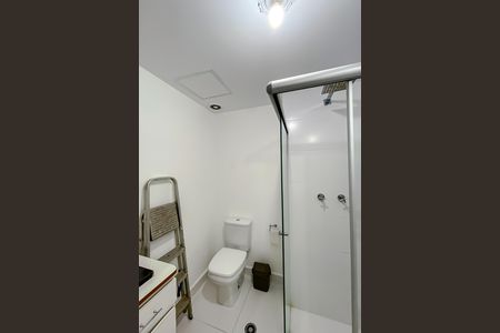 Banheiro de kitnet/studio para alugar com 1 quarto, 25m² em Belenzinho, São Paulo