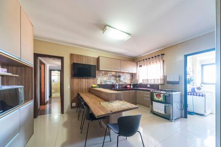 Cozinha  de apartamento à venda com 3 quartos, 148m² em Vila Alzira, Santo André