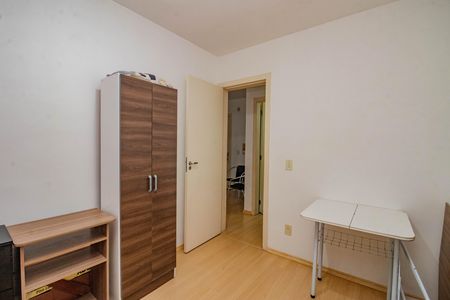 Quarto  de apartamento para alugar com 2 quartos, 48m² em Costa E Silva, Porto Alegre