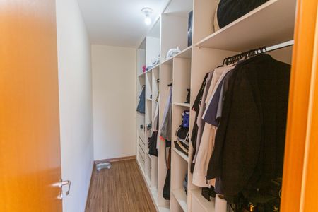 Apartamento à venda com 88m², 3 quartos e 2 vagas Apartamento à venda com 88m², 3 quartos e 2 vagasCloset da Suíte