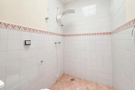 Casa para alugar com 460m², 5 quartos e 6 vagasBanheiro Social