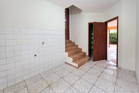 Casa para alugar com 460m², 5 quartos e 6 vagasÁrea de Serviço