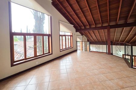 Casa para alugar com 460m², 5 quartos e 6 vagasSala