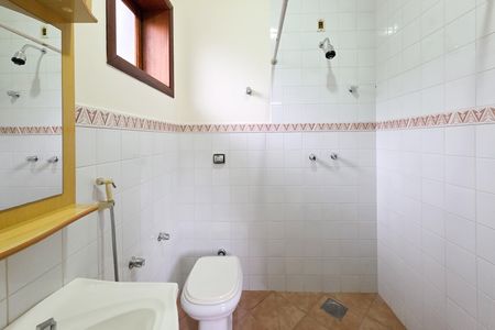 Casa para alugar com 460m², 5 quartos e 6 vagasBanheiro da Suíte 3