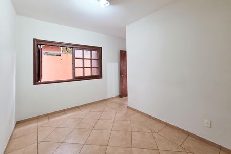 Casa para alugar com 460m², 5 quartos e 6 vagasÁrea de Serviço