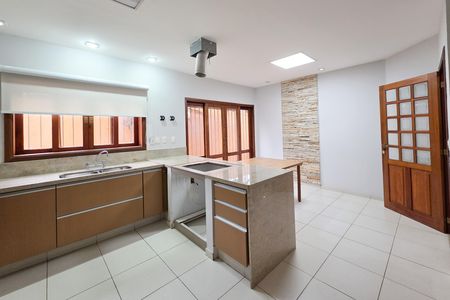 Casa para alugar com 460m², 5 quartos e 6 vagasCozinha