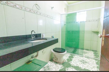 Casa para alugar com 139m², 2 quartos e 1 vaga Casa para alugar com 139m², 2 quartos e 1 vagaBanheiro Corredor