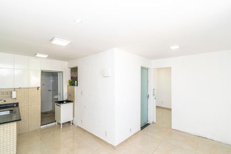 Sala de apartamento para alugar com 1 quarto, 38m² em Ramos, Rio de Janeiro