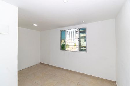 Sala de apartamento para alugar com 1 quarto, 38m² em Ramos, Rio de Janeiro