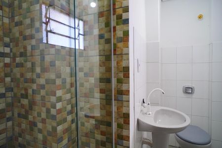 Banheiro de apartamento para alugar com 1 quarto, 40m² em Centro Histórico, Porto Alegre