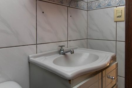 Casa de condomínio para alugar com 58m², 2 quartos e sem vagaBanheiro