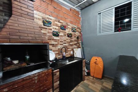 Casa à venda com 245m², 3 quartos e 2 vagas Casa à venda com 245m², 3 quartos e 2 vagasQuintal - Área gourmet