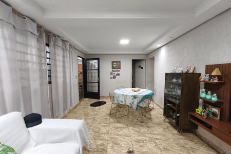 Casa à venda com 245m², 3 quartos e 2 vagas Casa à venda com 245m², 3 quartos e 2 vagasSala