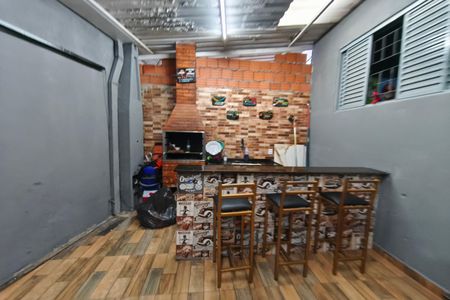 Casa à venda com 245m², 3 quartos e 2 vagas Casa à venda com 245m², 3 quartos e 2 vagasQuintal - Área gourmet