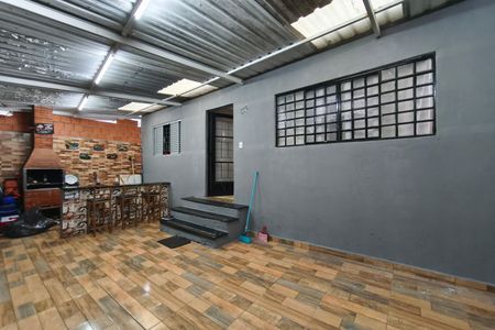 Casa à venda com 245m², 3 quartos e 2 vagas Casa à venda com 245m², 3 quartos e 2 vagasQuintal - Área gourmet