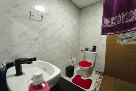 Casa à venda com 245m², 3 quartos e 2 vagas Casa à venda com 245m², 3 quartos e 2 vagasBanheiro Social