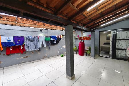 Casa à venda com 245m², 3 quartos e 2 vagas Casa à venda com 245m², 3 quartos e 2 vagasQuintal