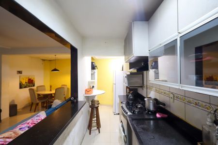 Casa de condomínio à venda com 90m², 3 quartos e 2 vagasCozinha