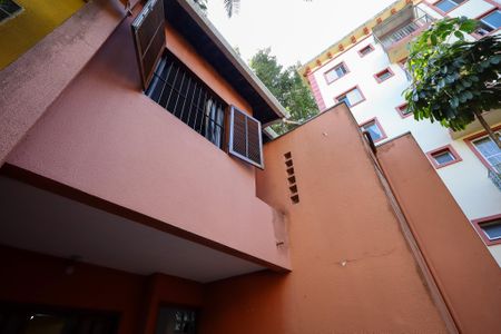 Casa de condomínio à venda com 90m², 3 quartos e 2 vagasFachada Interna 
