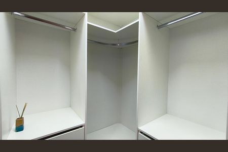 Apartamento à venda com 88m², 2 quartos e 1 vagaCloset da Suíte 2
