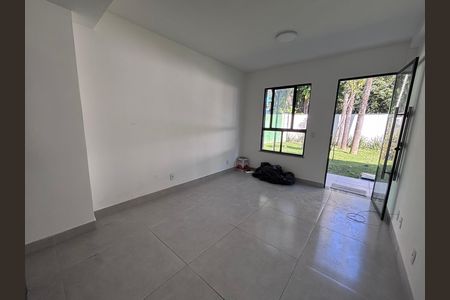 Casa de condomínio à venda com 65m², 2 quartos e 1 vagaSala