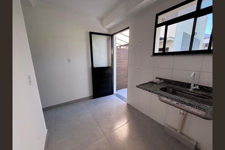 Casa de condomínio à venda com 65m², 2 quartos e 1 vagaCozinha