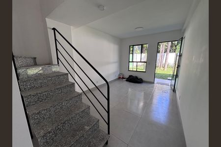 Sala de casa de condomínio à venda com 2 quartos, 65m² em Vargem Grande, Rio de Janeiro