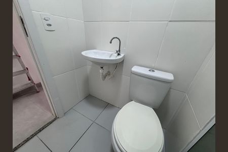 Casa de condomínio à venda com 65m², 2 quartos e 1 vagaBanheiro