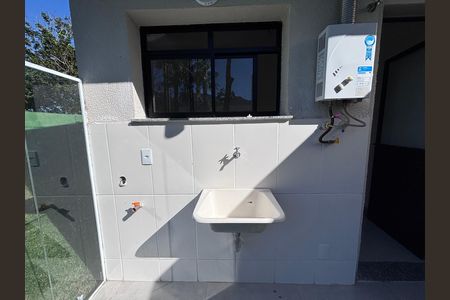 Casa de condomínio à venda com 65m², 2 quartos e 1 vagaÁrea de Serviço