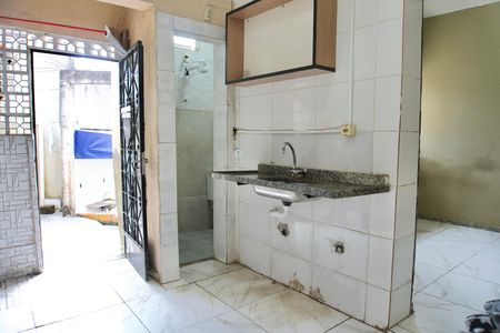 Cozinha de kitnet/studio para alugar com 1 quarto, 28m² em Parque Pedro Ii, Belo Horizonte