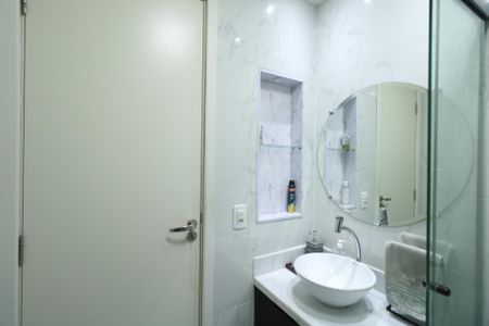 Apartamento à venda com 55m², 2 quartos e 1 vaga Apartamento à venda com 55m², 2 quartos e 1 vagaBanheiro