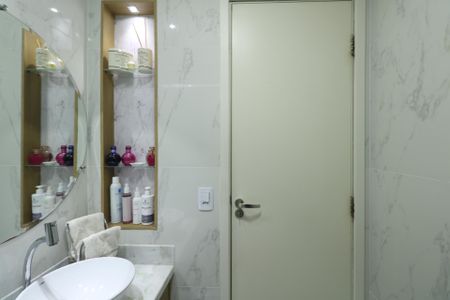 Apartamento à venda com 55m², 2 quartos e 1 vaga Apartamento à venda com 55m², 2 quartos e 1 vagaBanheiro da Suíte 1