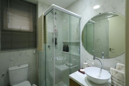 Apartamento à venda com 55m², 2 quartos e 1 vaga Apartamento à venda com 55m², 2 quartos e 1 vagaBanheiro da Suíte 1