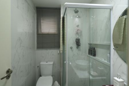 Apartamento à venda com 55m², 2 quartos e 1 vaga Apartamento à venda com 55m², 2 quartos e 1 vagaBanheiro da Suíte 1