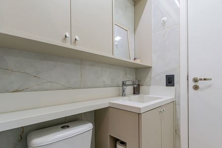 Apartamento à venda com 55m², 2 quartos e 1 vaga Apartamento à venda com 55m², 2 quartos e 1 vagaBanheiro