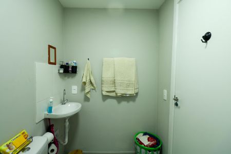 Apartamento para alugar com 45m², 2 quartos e 1 vaga Apartamento para alugar com 45m², 2 quartos e 1 vagaBanheiro social