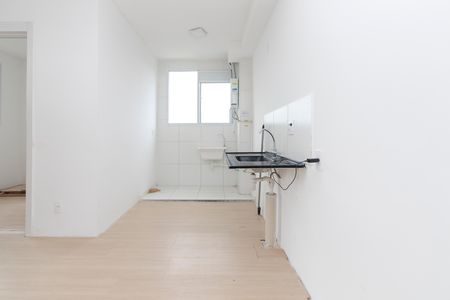 Cozinha de apartamento para alugar com 2 quartos, 42m² em Jardim São Luís, São Paulo