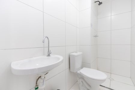 Banheiro de apartamento para alugar com 2 quartos, 42m² em Jardim São Luís, São Paulo